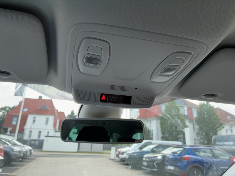Fahrzeugabbildung Megane ++Navi++ Bild 40 von 50