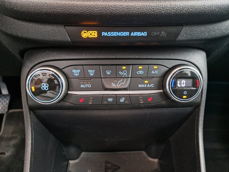 Fahrzeugabbildung Fiesta 1.0 EcoBoost MHEV Titanium Bild 27 von 27