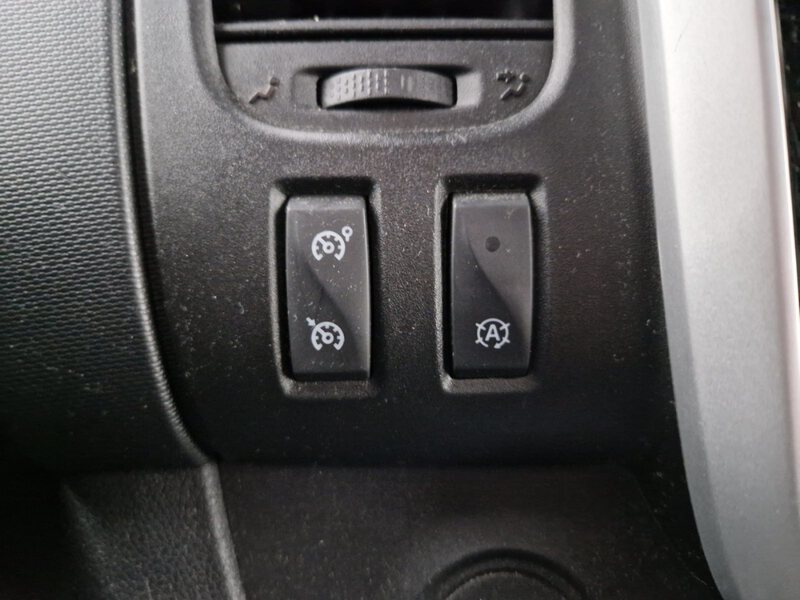 Fahrzeugabbildung Vivaro B Kasten 1.6 CDTI Biturbo L2H1 2.9t AHK Bild 29 von 33