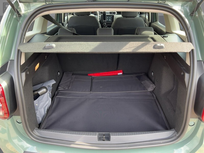 Fahrzeugabbildung Duster RÜCKFAHRKAMERA Bild 21 von 23