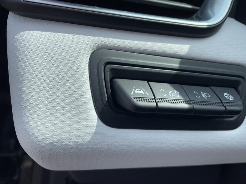 Fahrzeugabbildung Clio TECHNO TCe 90 Bild 15 von 15