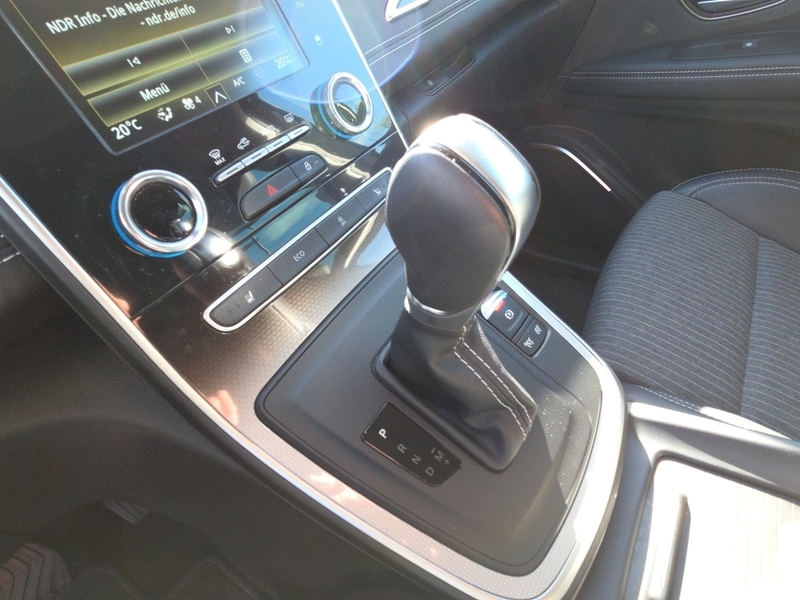 Fahrzeugabbildung Scenic IV 1.3 TCe 140 Techno+AUTOMATIK+NAVIGATION Bild 15 von 15
