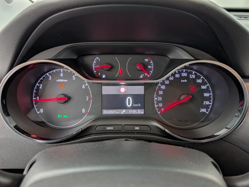 Fahrzeugabbildung Crossland X 1.2 Turbo Ele Bild 16 von 33