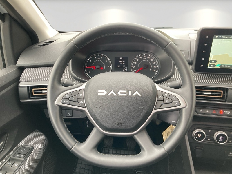 Fahrzeugabbildung Sandero Touchscreen Display+Klimaautomatik+ Bild 13 von 17