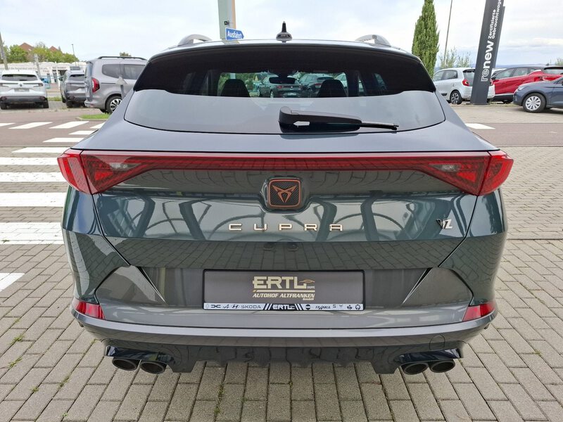 Fahrzeugabbildung Formentor VZ 2.0 TSI 4Drive (310 PS) 7-Gang-DSG Bild 8 von 49