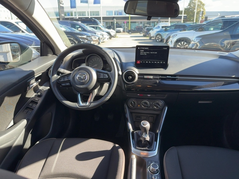 Fahrzeugabbildung 2 1.5 SKYACTIV-G 75 Exclusive-Line Bild 9 von 15