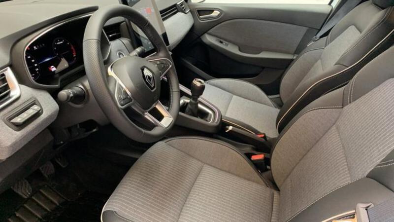 Fahrzeugabbildung Clio Techno Bild 9 von 15
