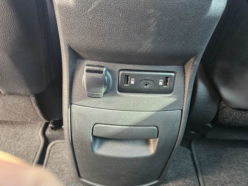 Fahrzeugabbildung Scenic BLUE dCi 150 EDC Bild 21 von 30