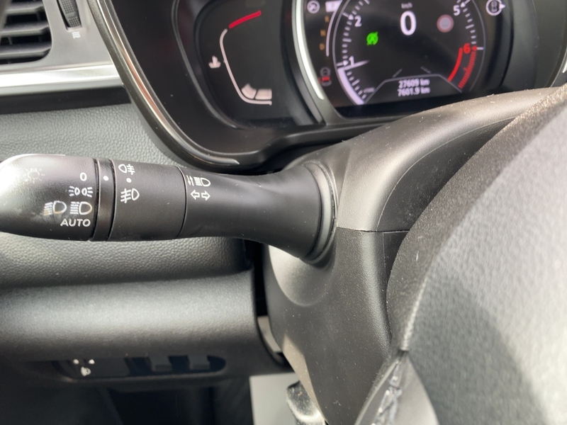 Fahrzeugabbildung Kadjar  Intens TCe 140 EDC GPF Bild 16 von 21