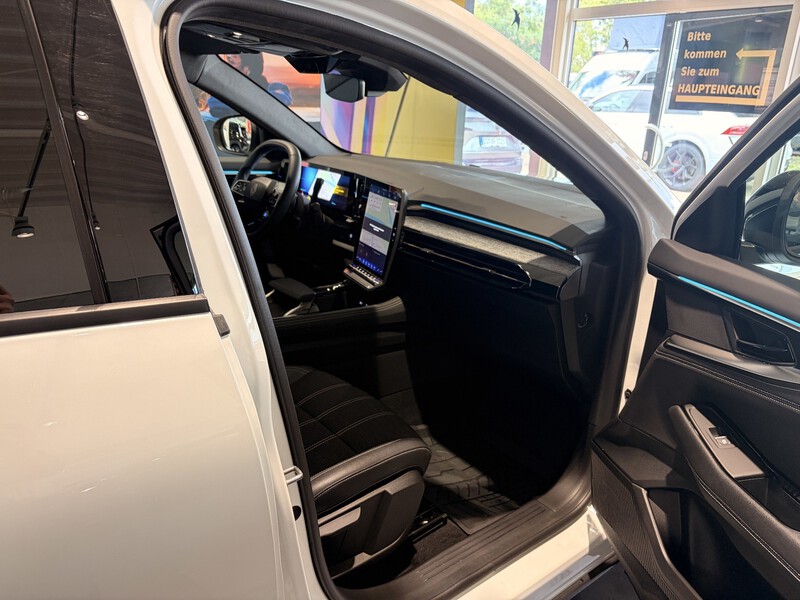 Fahrzeugabbildung Austral Techno Full Hybrid 200 PS Bild 5 von 50