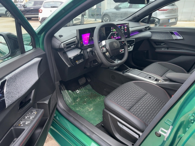 Fahrzeugabbildung Clio Techno Full Hybrid E-Tech 160 Bild 12 von 15