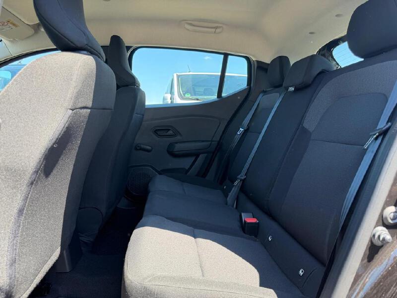 Fahrzeugabbildung Sandero Essential SCe 65 Bild 10 von 11