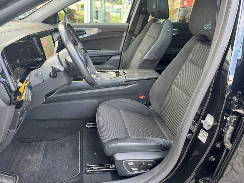 Fahrzeugabbildung Austral Iconic Esprit Alpine 200 E-Tech Bild 9 von 11