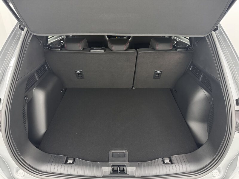 Fahrzeugabbildung Kuga 1.5 EcoBoost ST-Line Allwetterreifen Bild 10 von 40