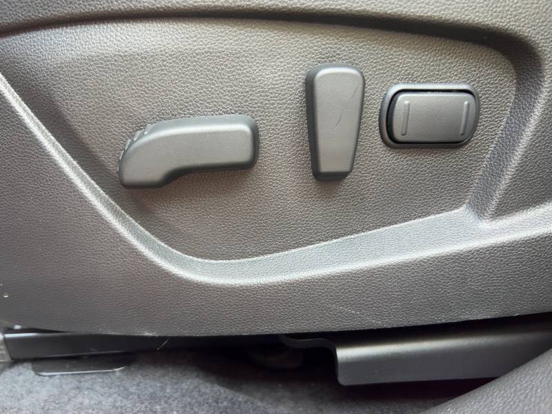Fahrzeugabbildung Arkana Apple CarPlay BT Bild 18 von 21