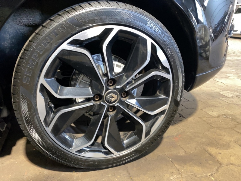 Fahrzeugabbildung Clio Grandtour BOSE Edition TCe 90 Bild 12 von 18