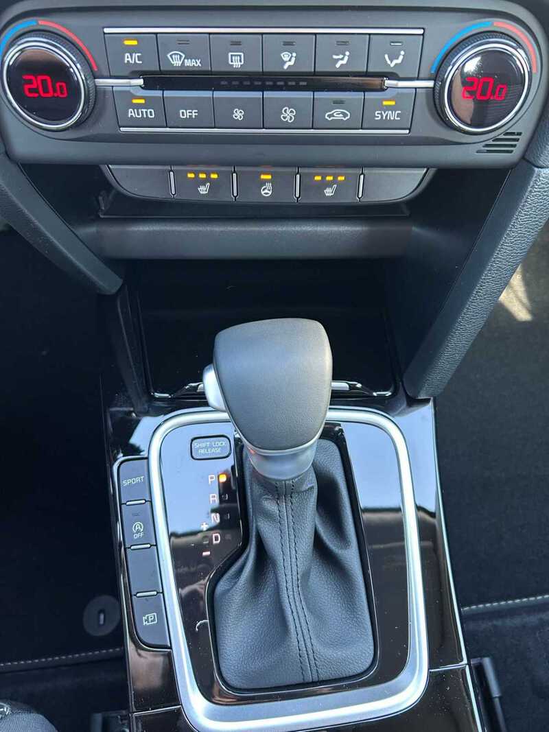 Fahrzeugabbildung Ceed _5 1.5T 140 DCT7 VIS K Bild 18 von 19