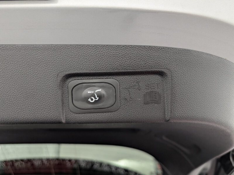 Fahrzeugabbildung Puma 1.0 EcoBoost MHEV ST-Line X Schiebedach Bild 12 von 42