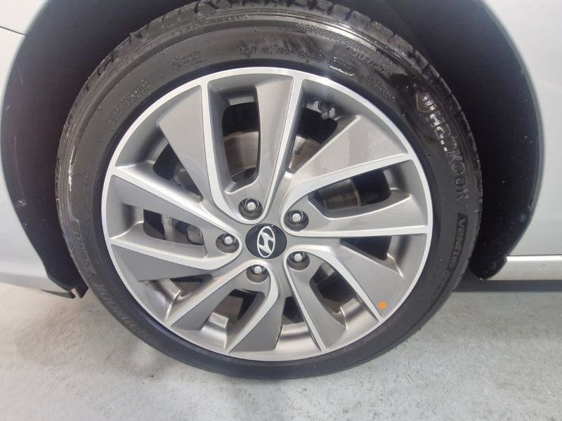 HYUNDAI i30 2020 — imagine 30