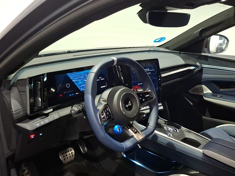 Alpine A390