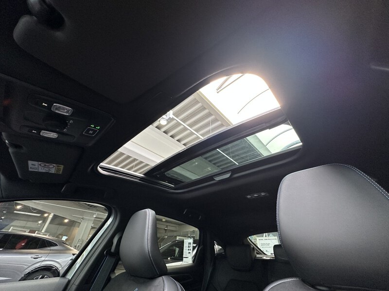 Fahrzeugabbildung Arkana Esprit Alpine E-Tech Full Hybrid 145PS Bild 50 von 50