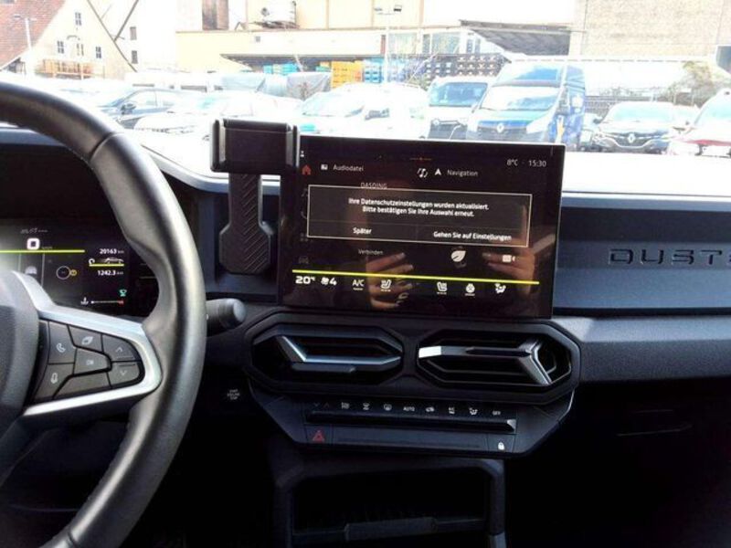 Fahrzeugabbildung Duster TCE 130/360KAMERA/NAVI/CARPLAY Bild 10 von 17