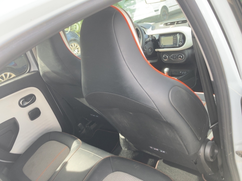Fahrzeugabbildung Twingo ELECTRIC VIBES Bild 17 von 20