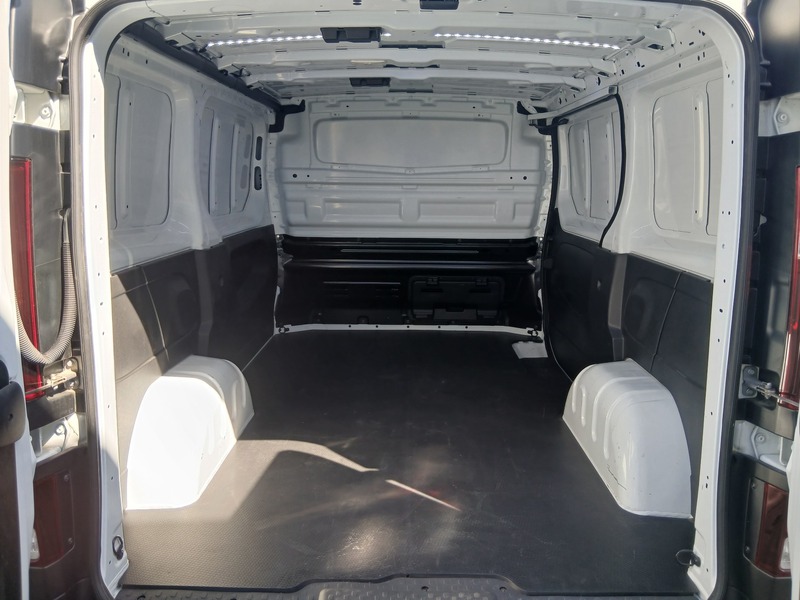 Fahrzeugabbildung Trafic 2.0 BLUE dCi 130 L1H1 2,8t Komfort Bild 20 von 46