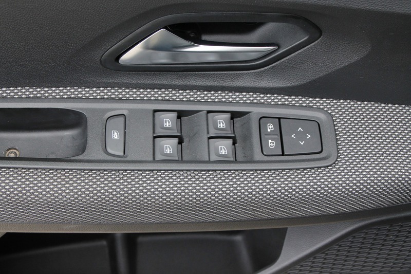Fahrzeugabbildung Jogger Comfort TCe 110 7-Sitzer Bild 15 von 23