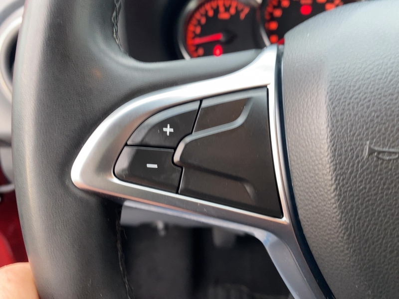 Fahrzeugabbildung Sandero Stepway Prestige TCe 100 Bild 18 von 19