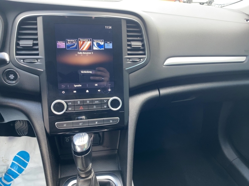 Fahrzeugabbildung Megane Grandtour INTENS BLUE dCi 115 Bild 11 von 20