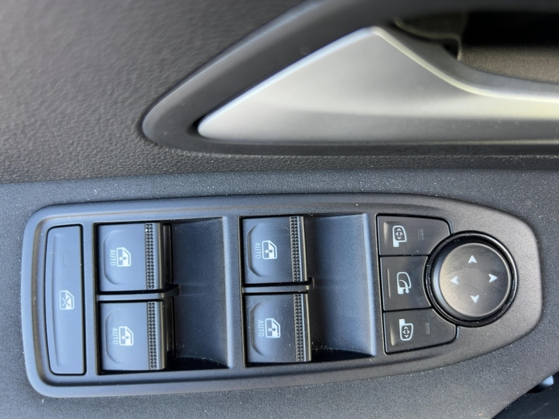 Fahrzeugabbildung Duster 1.6 E-TECH 140 Extreme  Bild 16 von 30
