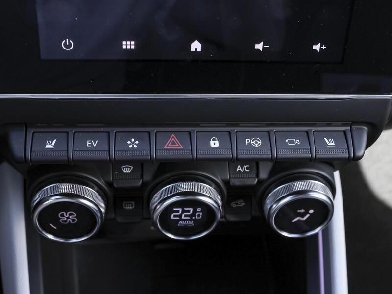 Fahrzeugabbildung Clio NAVI 360° KAMERA SHZ Bild 11 von 15