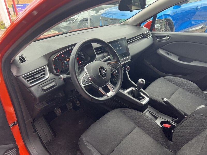 Fahrzeugabbildung Clio V 1.0 SCe 75 Experience Bild 8 von 15