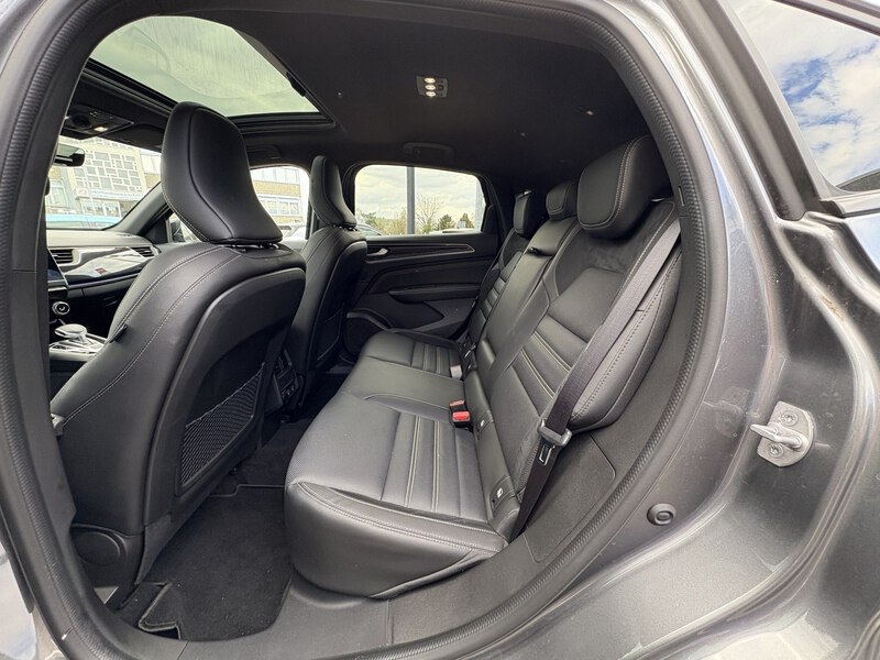 Fahrzeugabbildung Arkana E-Tech Hybrid TCe 145 Engineered Bild 12 von 18