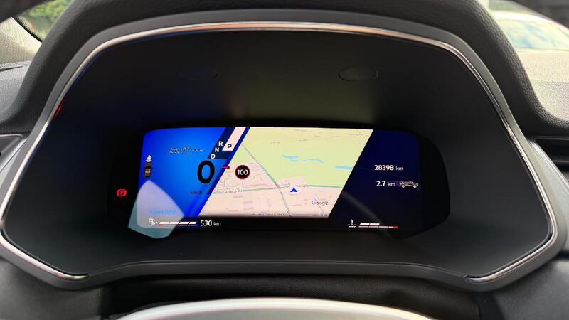 Fahrzeugabbildung Symbioz TCe Mild Hybrid Bild 11 von 15
