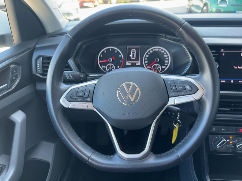 Fahrzeugabbildung T-Cross 1.0 TSI Life *8-fach bereift*SHZ*PDC*KLIMA* Bild 9 von 15