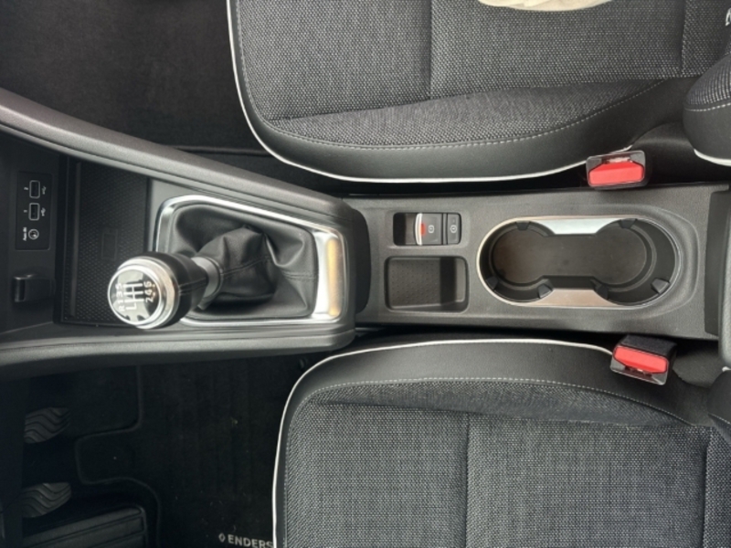 Fahrzeugabbildung Captur TECHNO TCe 90 Bild 15 von 21