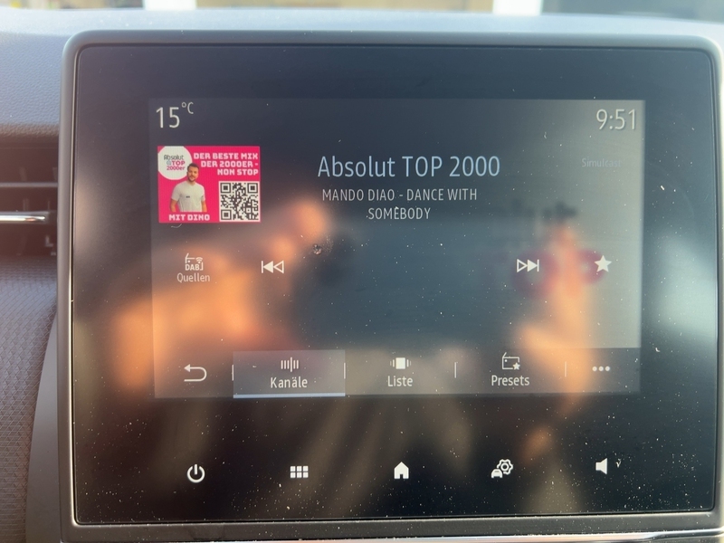 Fahrzeugabbildung Clio Apple CarPlay SHZ PDC KLIMA Bild 14 von 25