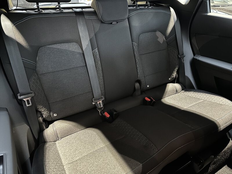 Fahrzeugabbildung Captur Evolution TCe 90 PS Bild 16 von 50