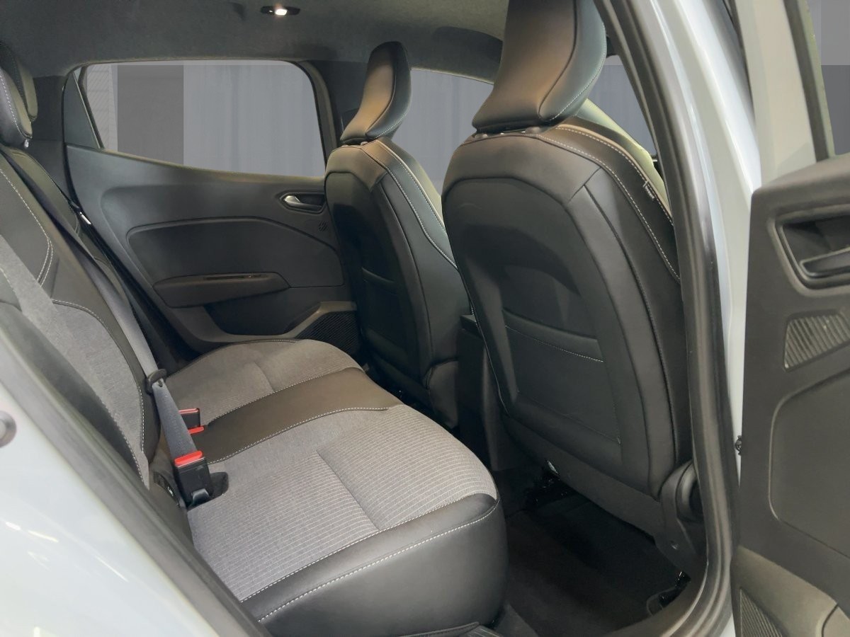 Renault Clio – Bild 9
