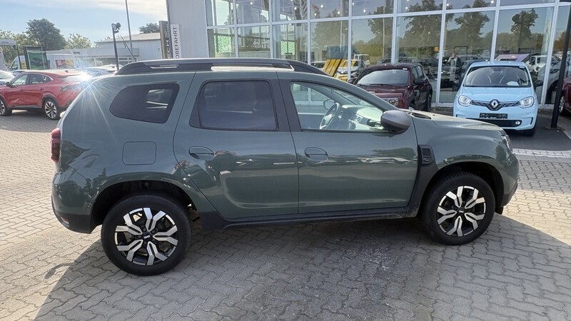 Fahrzeugabbildung Duster 4x4 Bild 5 von 20