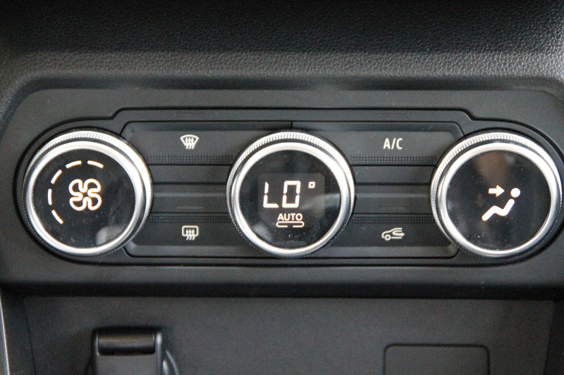 Fahrzeugabbildung Sandero III Comfort TCe 100 ECO-G Bild 12 von 27