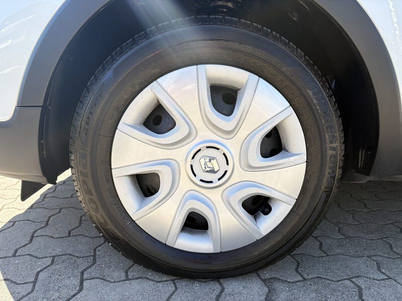 Fahrzeugabbildung Captur Entry ENERGY TCe 90 Bild 9 von 9