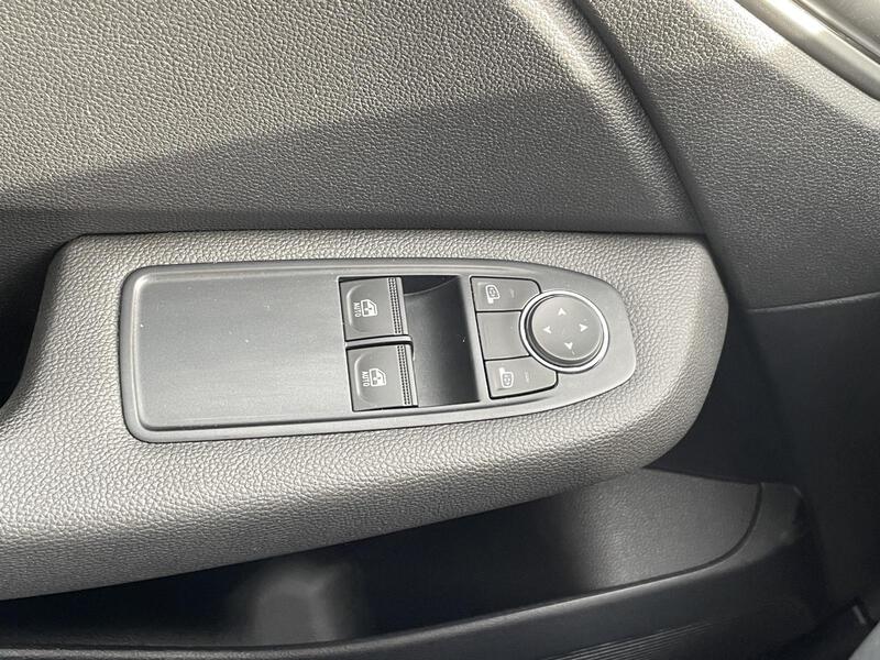 Fahrzeugabbildung Clio EQUILIBRE TCe 90 Bild 12 von 21