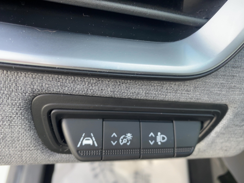 Fahrzeugabbildung Clio EVOLUTION SCe 65 Bild 14 von 21