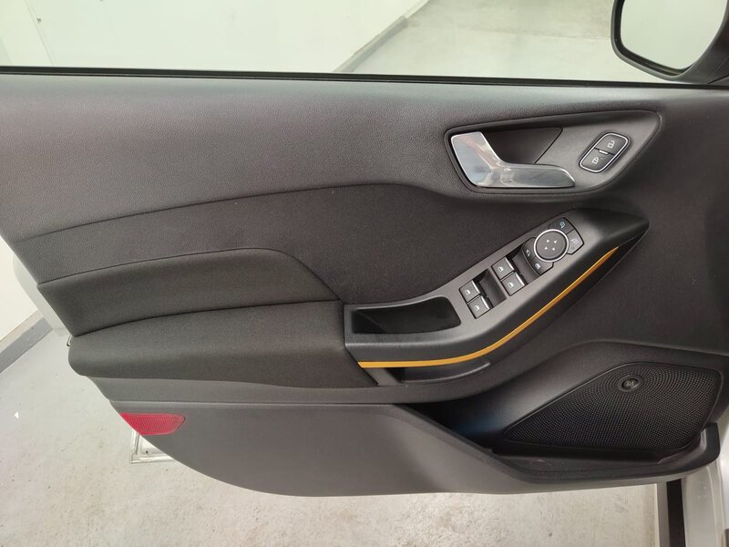 Fahrzeugabbildung Fiesta orline CarPlay ACC Bild 33 von 35