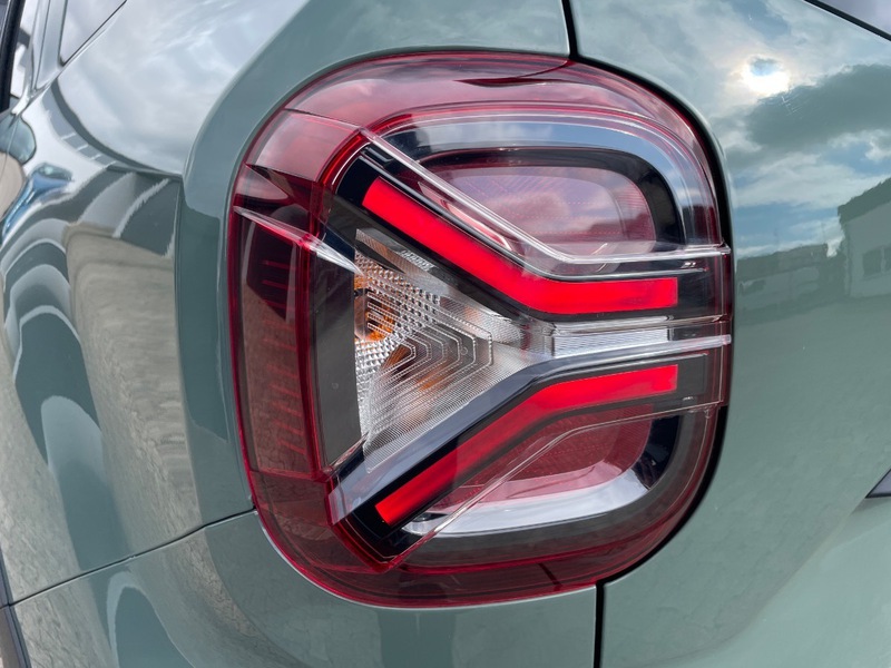 Fahrzeugabbildung Duster +++4WD+++AHK+++ Bild 17 von 50