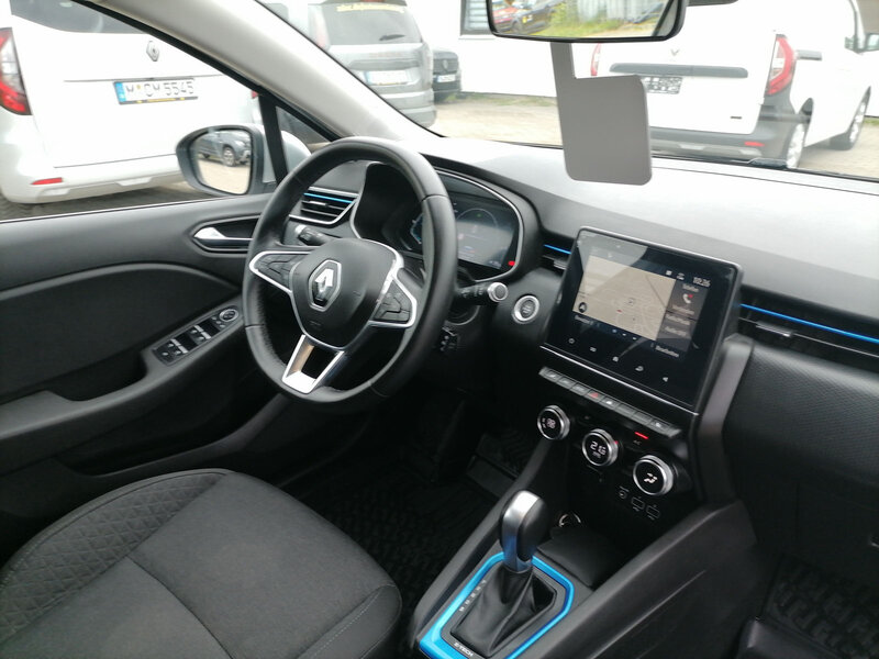 Fahrzeugabbildung Clio 1.6 E-TECH 140 Hybrid Bild 13 von 15