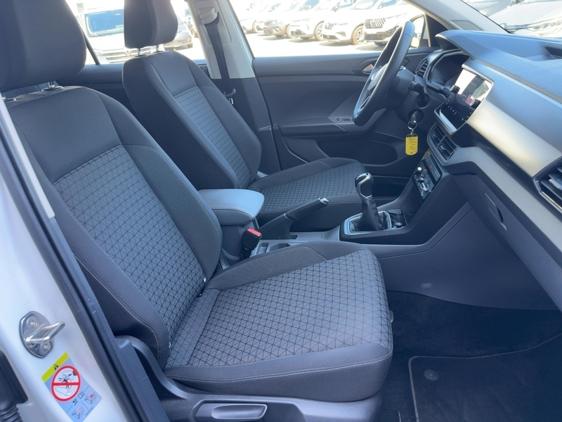Fahrzeugabbildung T-Cross 1.0 TSI Life *8-fach bereift*SHZ*PDC*KLIMA* Bild 11 von 15